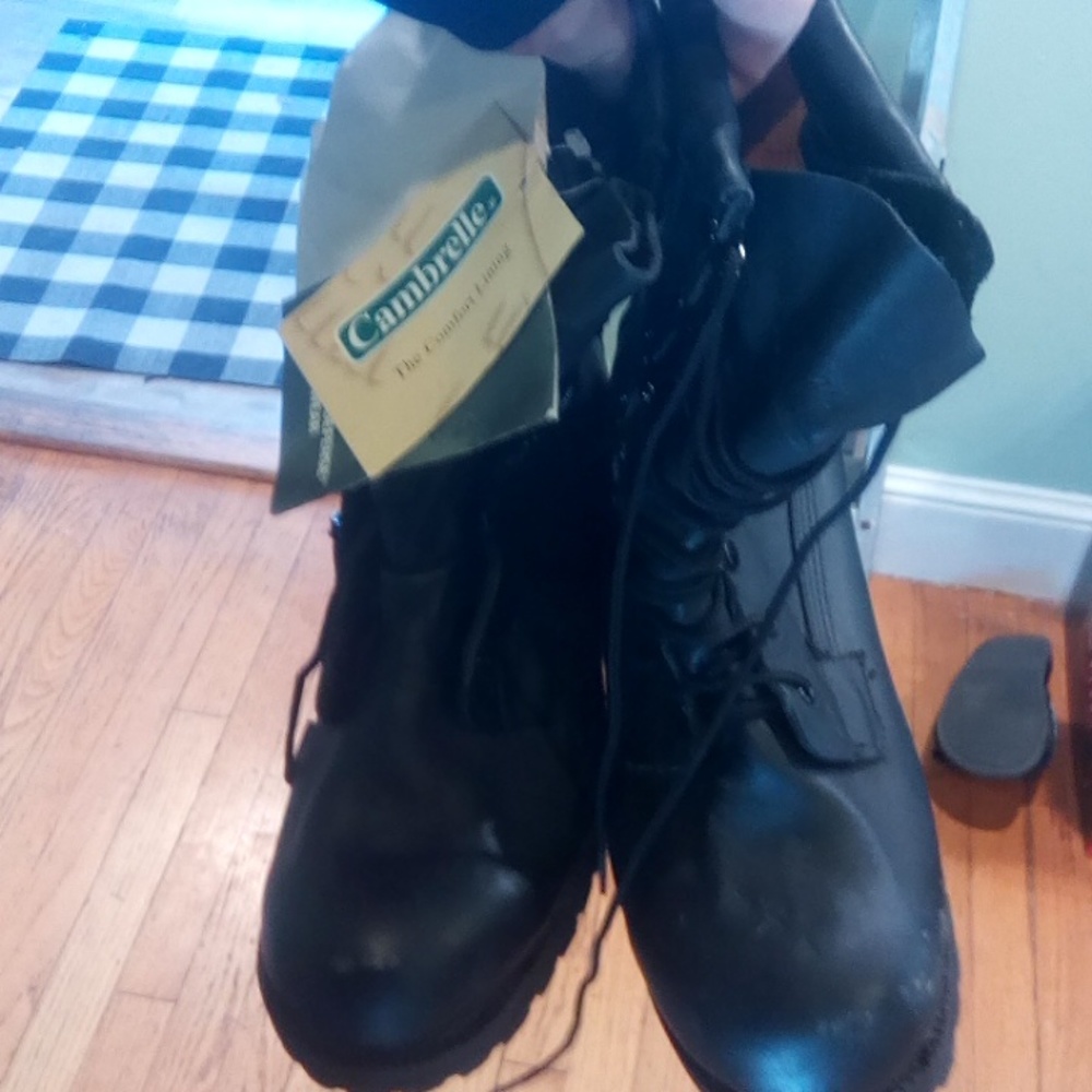 Gore-tex size 8 wide